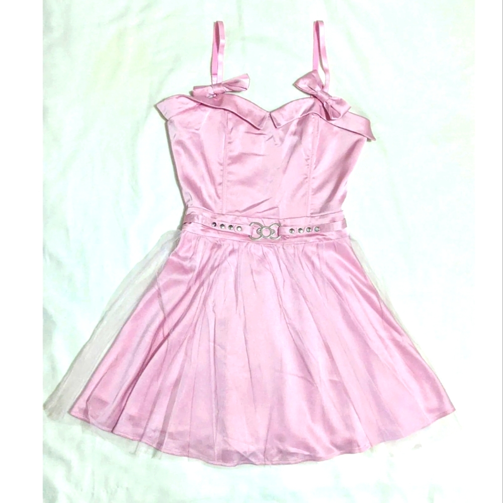 Hello Kitty X Dolls Kill Gem